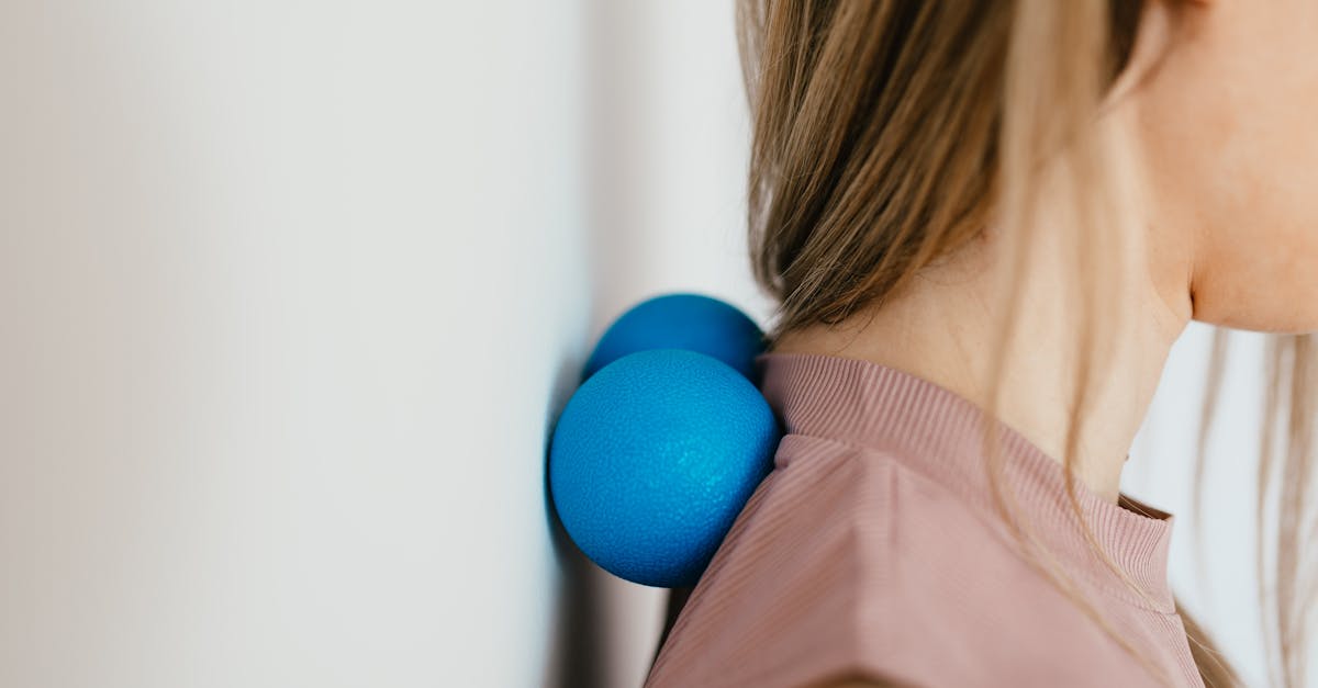 discover effective strategies to alleviate neck pain and improve your overall well-being. learn about common causes, symptoms, and remedies to relieve discomfort and prevent future issues.