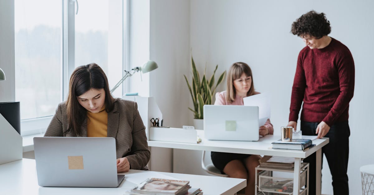 discover the benefits of standing desks for improved posture, increased energy, and enhanced productivity. explore our range of stylish and ergonomic standing desks to elevate your workspace today!