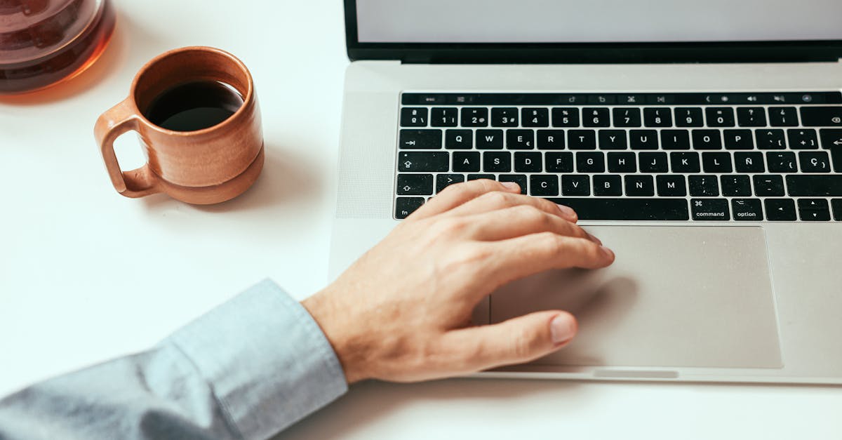Nous vous invitons à visiter le site web de Pulse Align pour découvrir nos services et trouver un centre près de chez vous. Que vous résidiez à La Prairie, Mont-Royal, Terrebonne ou ailleurs, nous sommes là pour vous accompagner dans votre démarche de bien-être. Prenez rendez-vous dès aujourd'hui pour une consultation pour vous et votre famille. N'oubliez pas que Pulse Align complète, mais ne remplace pas, les soins médicaux existants. Nous mettons l'accent sur le développement de vos capacités naturelles tout en collaborant avec votre équipe soignante pour favoriser votre bien-être général.