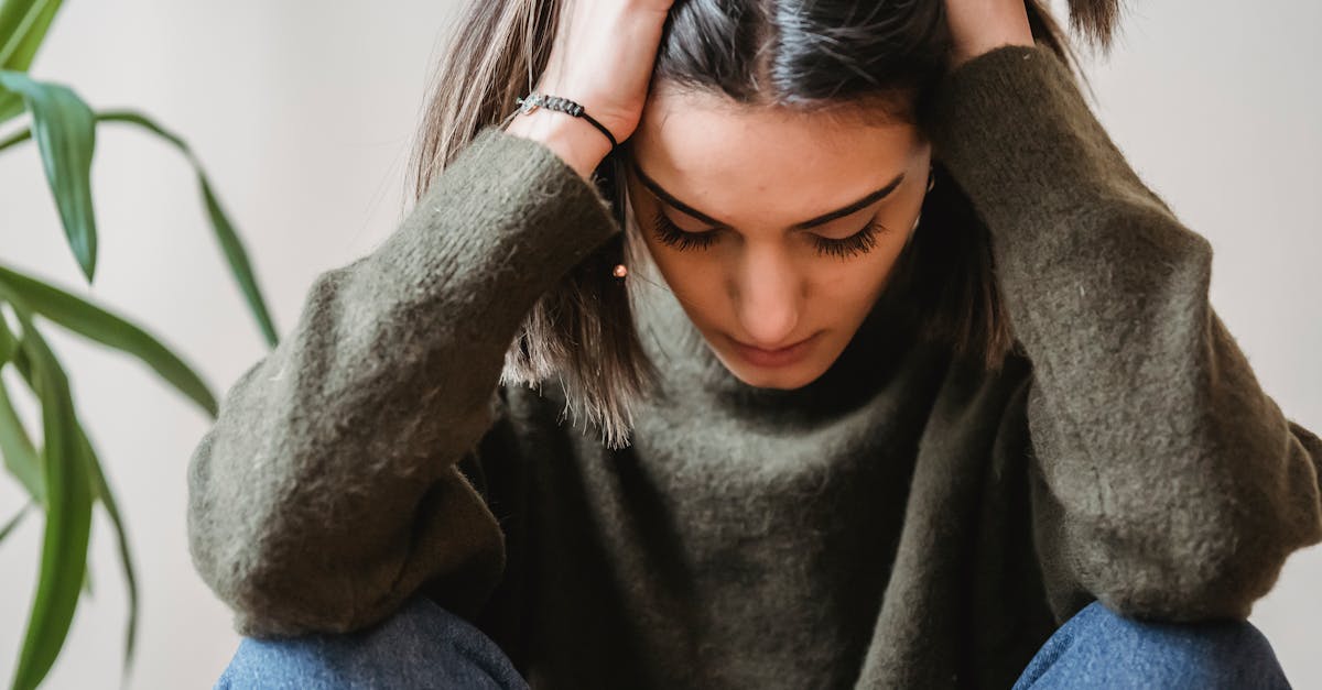 discover effective strategies and treatments for managing migraines. learn about triggers, symptoms, and how to find relief from debilitating pain.