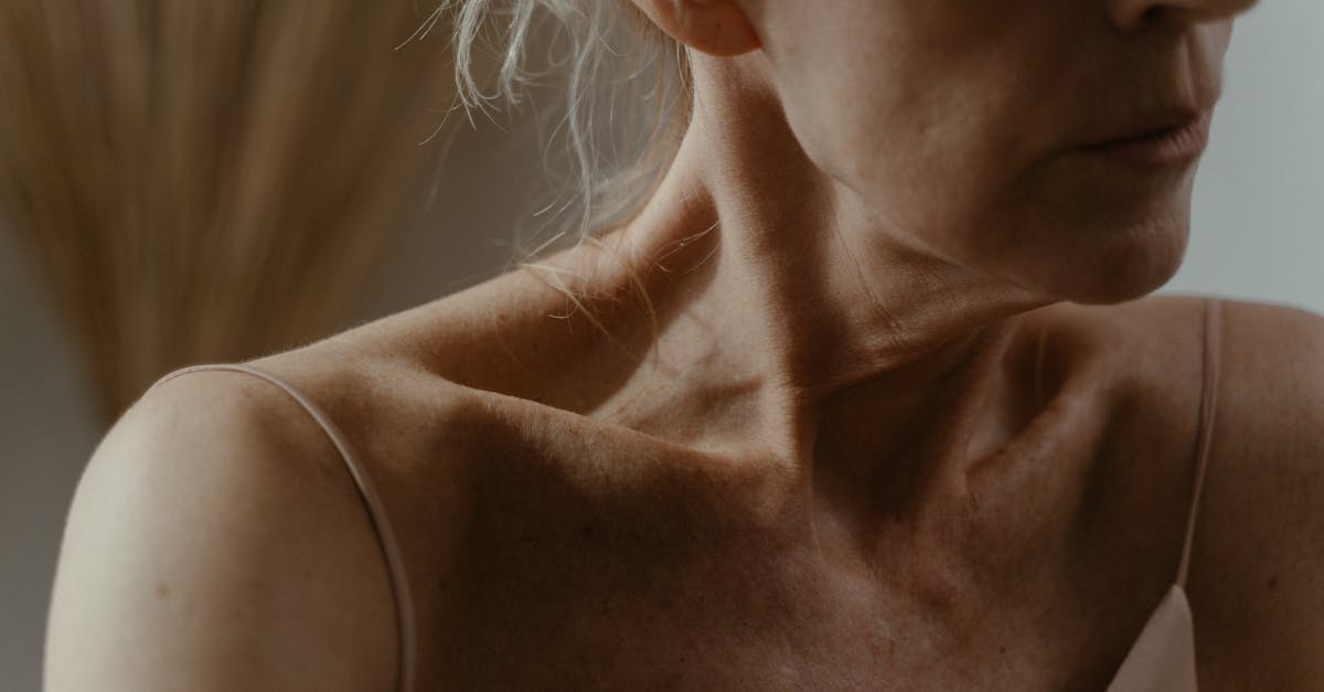est crucial pour la récupération. L'intégration de mouvements axés sur la flexibilité et la force peut aider à soulager les tensions et à améliorer la mobilité. Les meilleurs exercices pour les blessures de la coiffe des rotateurs, par exemple, peuvent varier en intensité et inclure des étirements des épaules et des exercices de renforcement. Ces exercices aident non seulement à la récupération, mais préviennent également de futures complications.