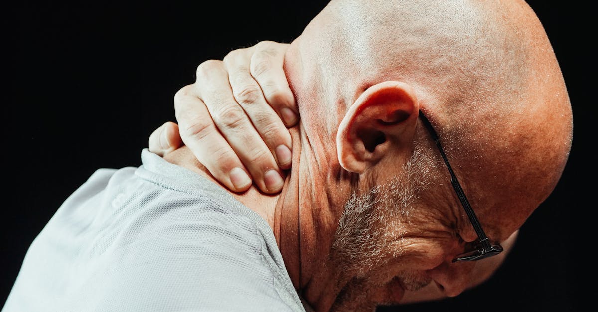 discover effective methods to manage and alleviate shoulder pain. explore causes, symptoms, and treatment options to help you regain mobility and comfort. learn how to address your shoulder issues today.
