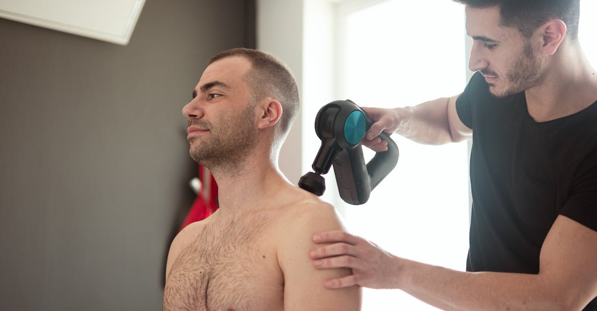 discover effective remedies and treatments for shoulder pain. understand the causes, symptoms, and solutions to alleviate discomfort and regain mobility with professional insights and advice.