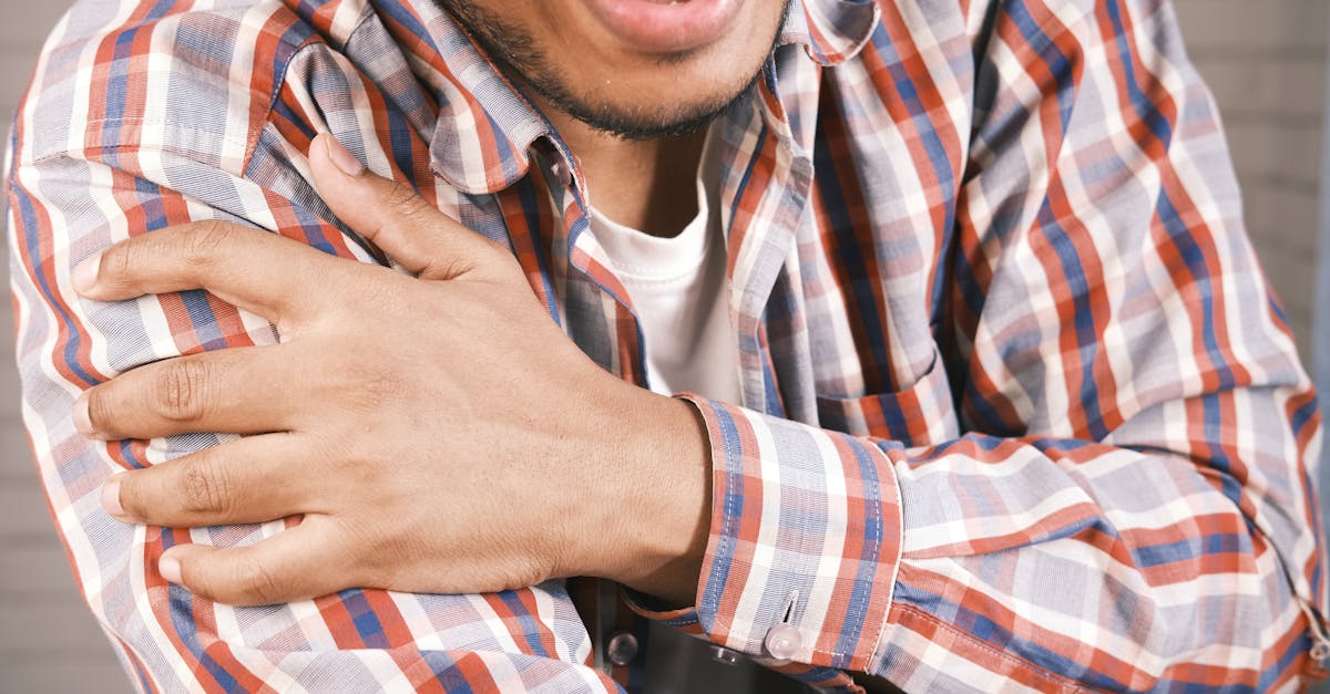 discover effective strategies to relieve shoulder pain and improve mobility. learn about common causes, treatment options, and prevention tips to help you live pain-free.