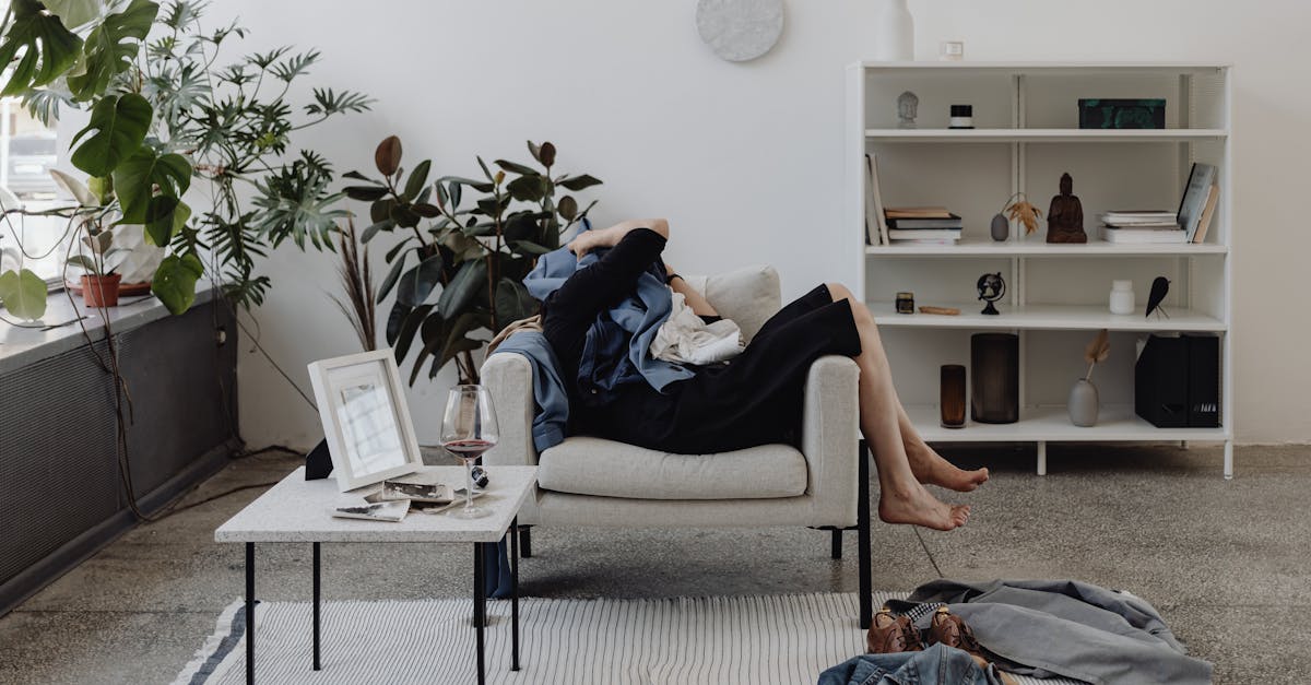 discover the various sleeping postures and their impact on your health. learn how to optimize your sleep habits for better rest, reduced pain, and improved overall well-being.