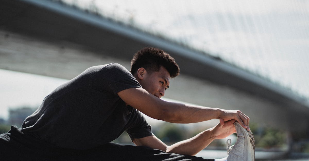 Intégrer des exercices d'étirement à votre routine peut lutter contre les effets néfastes d'un mode de vie sédentaire. Voici quelques-uns des meilleurs exercices pour améliorer votre posture :
