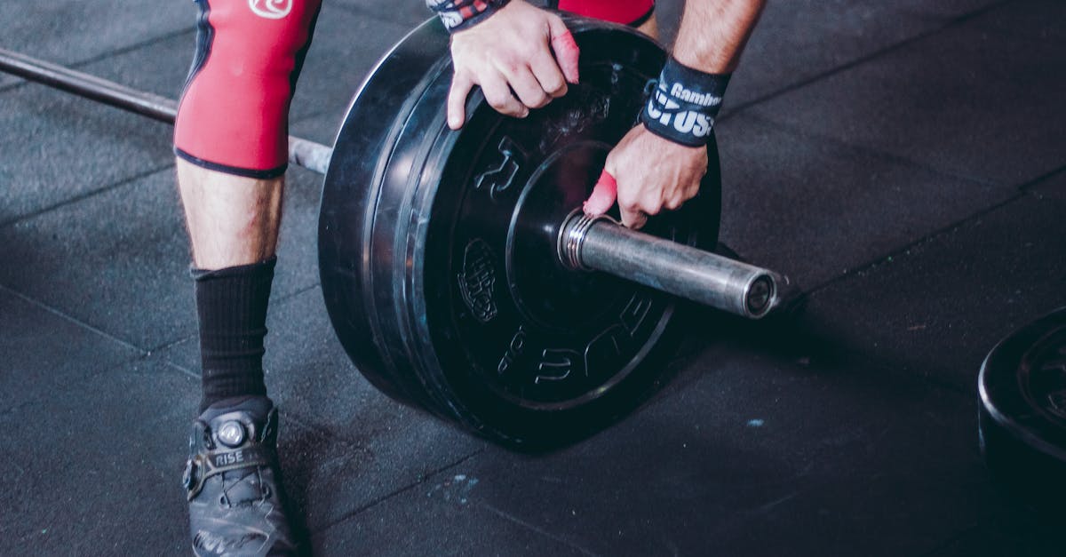 discover effective lifting techniques to enhance your strength training and prevent injuries. explore various methods, from proper form to advanced strategies, that will elevate your lifting game and ensure safe, successful workouts.