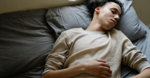 discover the best sleep positions for a restful night. learn how different sleeping styles can impact your health and well-being. explore tips and advice to improve your sleep quality today.