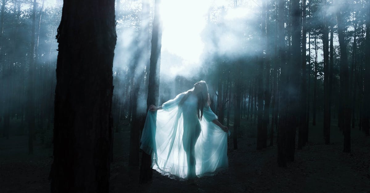 discover the connection between aura and migraines in our comprehensive guide. understand the symptoms, triggers, and effective treatments to manage your migraine aura and improve your quality of life.