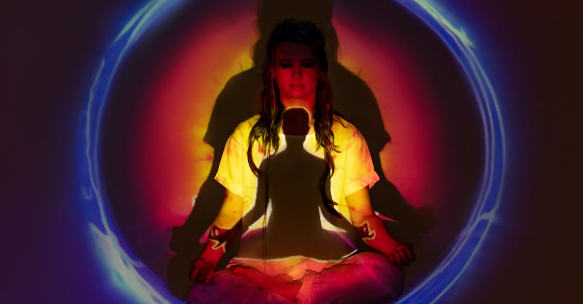 discover effective strategies for managing aura migraines, understanding their symptoms, triggers, and treatment options. gain insights into lifestyle changes and preventive measures to reduce migraine frequency and enhance your quality of life.