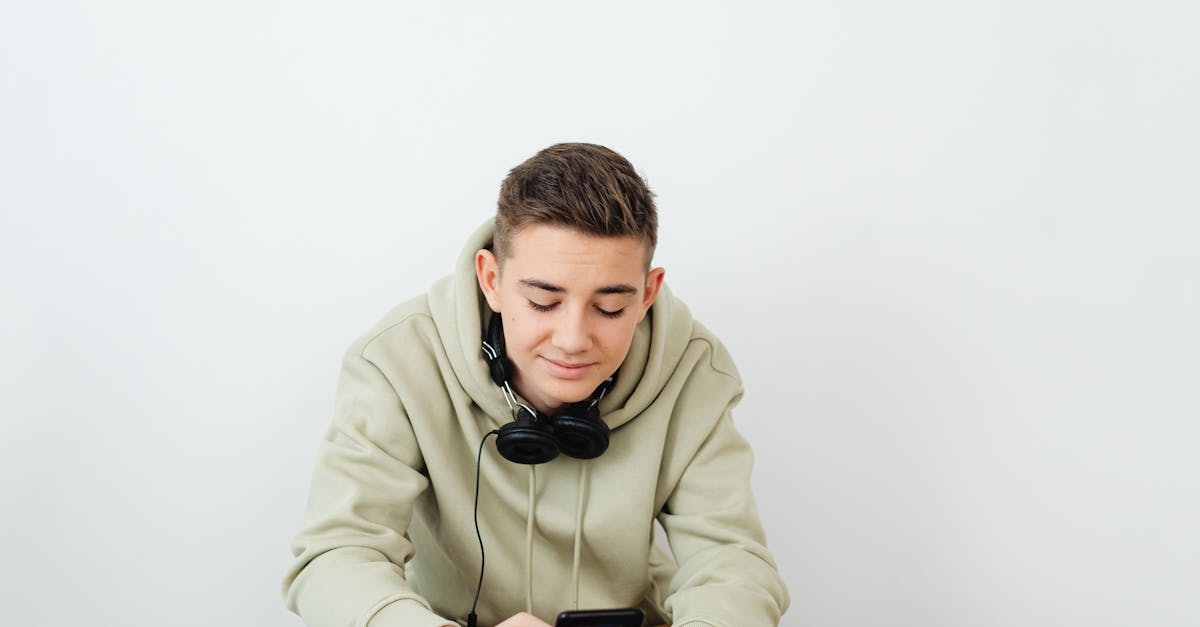 discover the causes, symptoms, and effective solutions for tech neck. learn how to prevent neck pain and improve your posture when using digital devices.