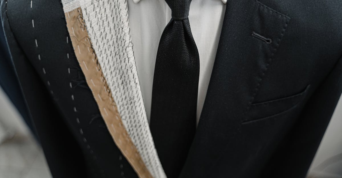 learn about rotator cuff injuries, including causes, symptoms, diagnosis, treatment options, and recovery tips to help you manage shoulder pain and regain mobility.